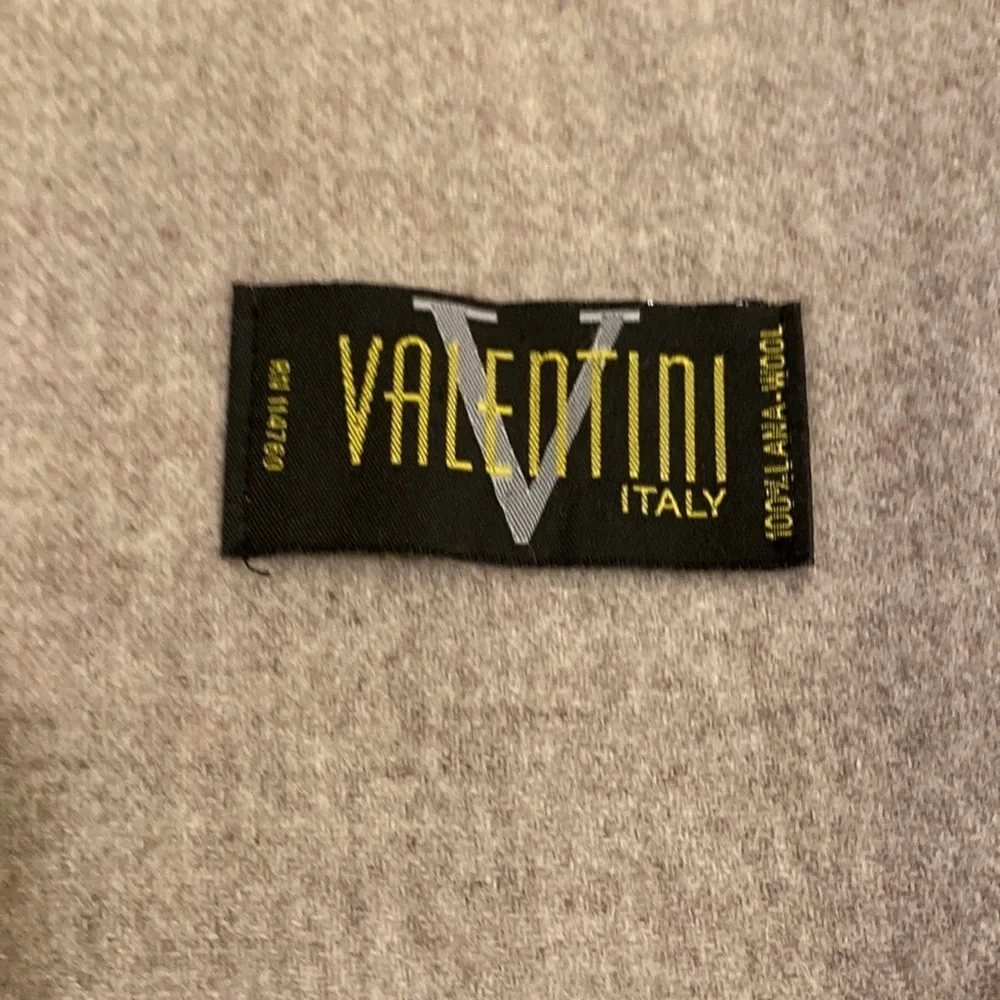 Valentina Italy 100% Lana wool scarf . Very good condition